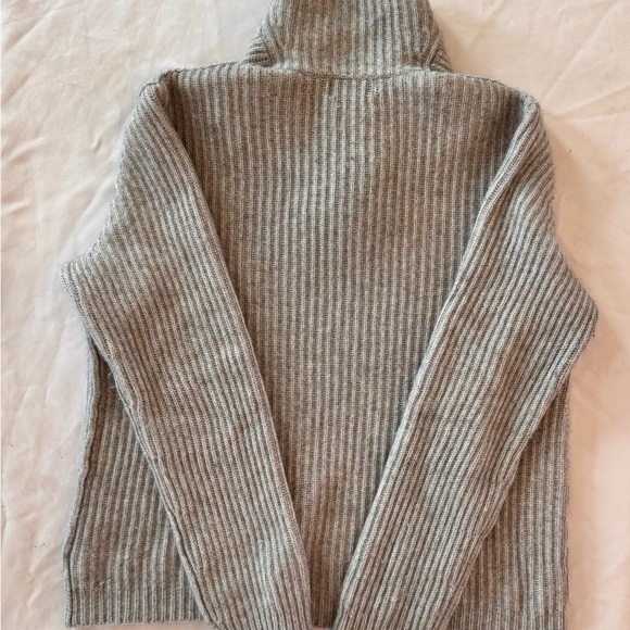 Banana Republic Angora/Cashmere Blend Women’s Sweater Sz M - Picture 2 of 4